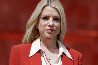 Генпрокурор США Пэм Бонди заявляет об отсутствии связи Трампа с делом Эпштейна на слушаниях в Конгрессе